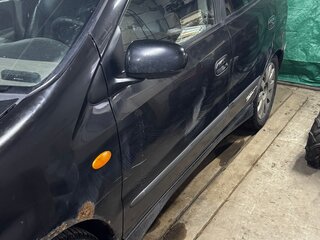 2002 Nissan Almera Tino I, чёрный, 170000 рублей, вид 3