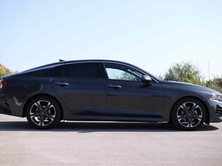 2020 Kia K5 III, серый, 2184000 рублей, вид 4