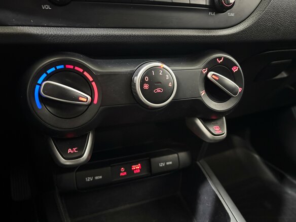 2018 Kia Rio IV, бежевый, 895000 рублей - вид 17