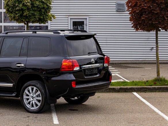 2013 Toyota Land Cruiser 200 Series Рестайлинг 1, чёрный, 2895000 рублей - вид 9