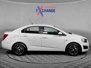 2013 Chevrolet Aveo II, белый, 599000 рублей, вид 4
