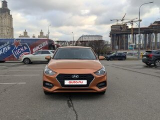 2017 Hyundai Solaris II, оранжевый, 819000 рублей, вид 2