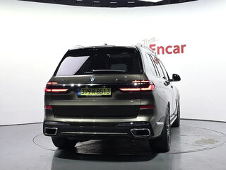 2025 BMW X7 40i I (G07) Рестайлинг, коричневый, 16750000 рублей, вид 4