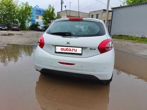 2013 Peugeot 208 I, белый, 600000 рублей - вид 3