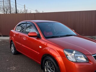 2010 Kia Rio II Рестайлинг, оранжевый, 650000 рублей, вид 3