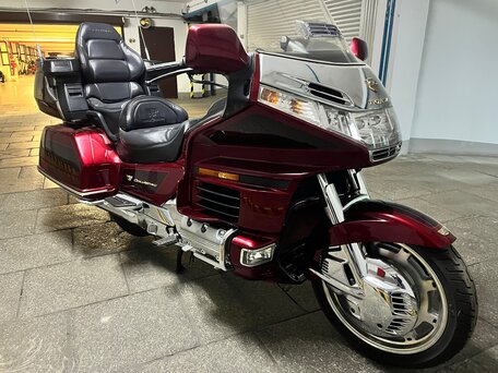 1999 Honda GL 1500 Gold Wing, красный, 2500000 рублей, вид 1