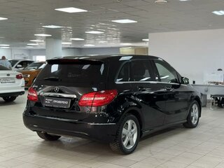 2012 Mercedes-Benz B-Класс 180 II (W246), чёрный, 795000 рублей, вид 4