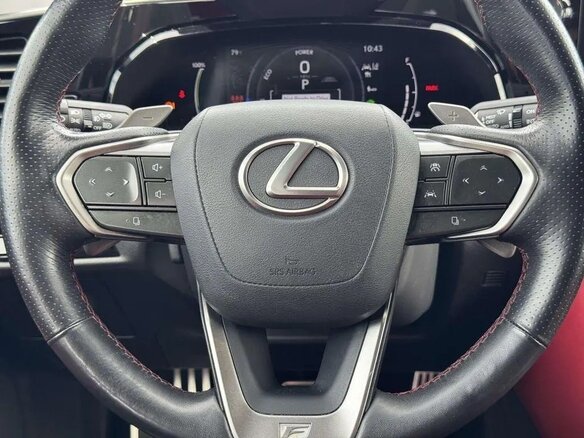 2025 Lexus NX 450h+ II, чёрный, 6000000 рублей - вид 8