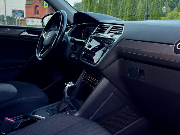 2022 Volkswagen Tiguan Allspace II Рестайлинг, белый - вид 18