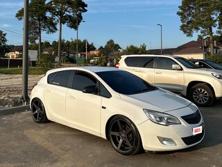 2011 Opel Astra J, белый, 620000 рублей, вид 1
