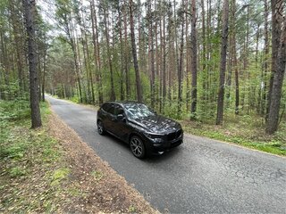 2019 BMW X5 40i IV (G05/G18), чёрный, 6300000 рублей, вид 1