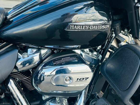 2018 Harley-Davidson Tri Glide, чёрный, 3750000 рублей - вид 2