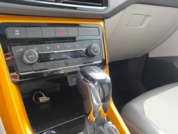 2023 Volkswagen T-Cross I (China Market), золотистый - вид 15