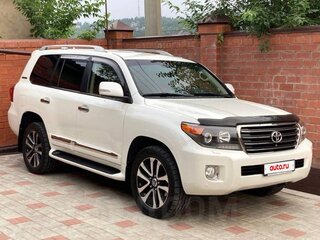 2014 Toyota Land Cruiser 200 Series Рестайлинг 1, белый, 4900000 рублей, вид 1