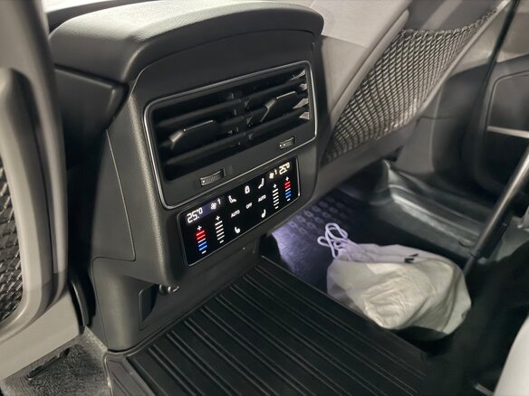 2022 Audi Q7 55 TFSI II (4M) Рестайлинг, синий, 9000000 рублей - вид 13
