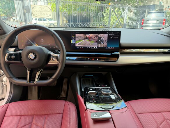 2024 BMW 5 серии Long 530Li xDrive VIII (G60/G61/G68), белый, 9000000 рублей - вид 6