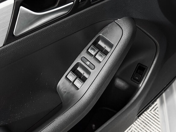 2018 Volkswagen Jetta VI Рестайлинг, серебристый, 1140000 рублей - вид 9