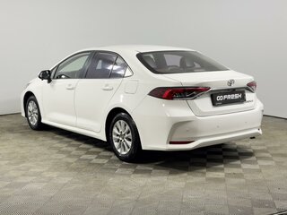 2022 Toyota Corolla XII (E210), белый, 1875000 рублей, вид 2