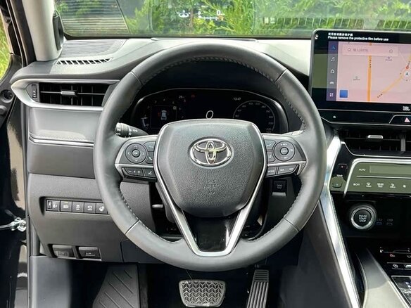 2022 Toyota Venza II, чёрный, 4102000 рублей - вид 8
