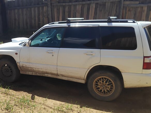 2000 Subaru Forester I Рестайлинг, белый, 550000 рублей - вид 3