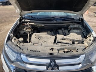2015 Mitsubishi Outlander III Рестайлинг, белый, 1290000 рублей, вид 4
