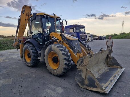 2018 JCB 4CX, 9000000 рублей, вид 1