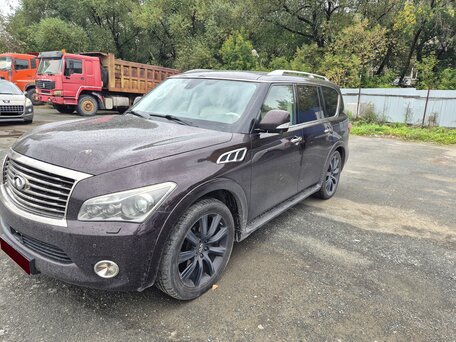 2010 Infiniti QX56 II, красный, 1820000 рублей, вид 1
