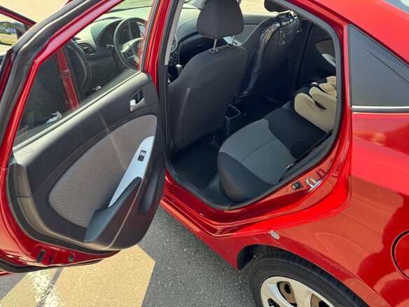 2012 Hyundai Solaris I, красный, 799000 рублей - вид 9