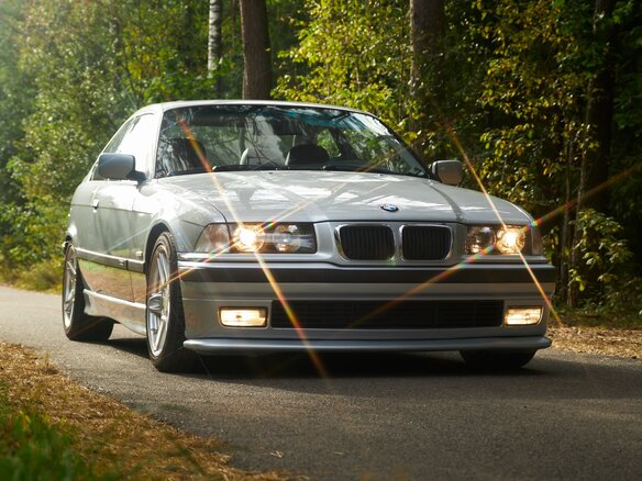 1996 BMW 3 серии 328i III (E36), серебристый, 1700000 рублей - вид 4