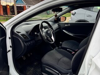 2016 Hyundai Solaris I Рестайлинг, белый, 1100000 рублей, вид 5