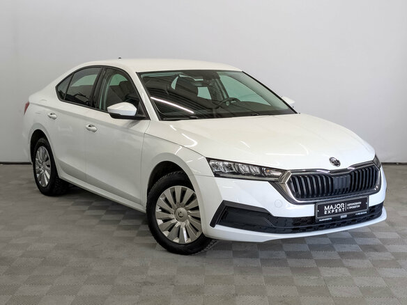 2021 Skoda Octavia IV (A8), белый, 2090000 рублей - вид 2