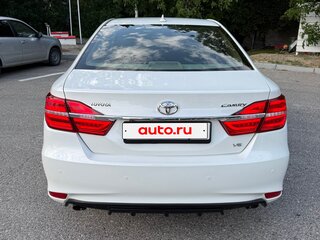 2016 Toyota Camry VII (XV50) Рестайлинг, белый, 2390000 рублей, вид 5