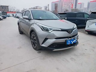 2021 Toyota Izoa I Рестайлинг, серебристый, 2350000 рублей, вид 1