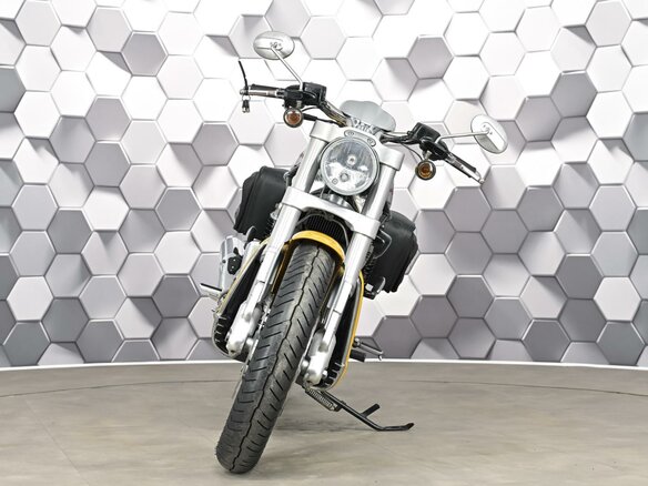 2005 Harley-Davidson V-Rod, жёлтый, 759000 рублей - вид 2