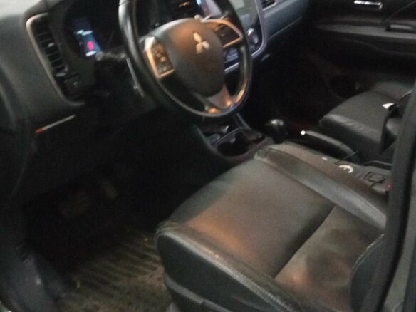 2014 Mitsubishi Outlander III Рестайлинг, серый, 1520000 рублей - вид 4