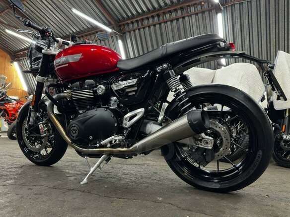 2022 Triumph Speed Twin, красный, 1250000 рублей - вид 4