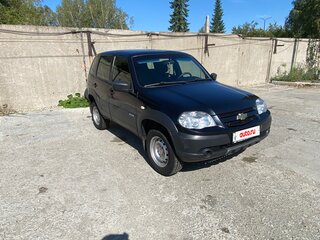2018 Chevrolet Niva I Рестайлинг, чёрный, 750000 рублей, вид 3