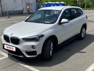 2018 BMW X1 20i xDrive II (F48), белый, 2900000 рублей, вид 1