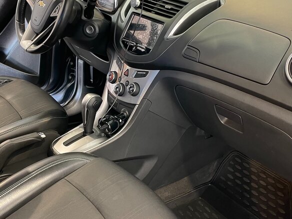 2014 Chevrolet Tracker III, серый, 1300000 рублей - вид 4