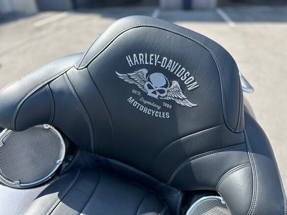 2014 Harley-Davidson Electra Glide, серебристый, 1100000 рублей - вид 3