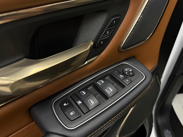 2023 Ram 1500 Crew Cab eTorque V, белый, 7890000 рублей - вид 6