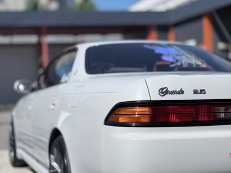 1996 Toyota Mark II VII (X90), белый, 1200000 рублей, вид 5