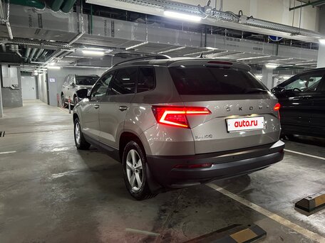 2021 Skoda Karoq I, коричневый, 2450000 рублей, вид 3