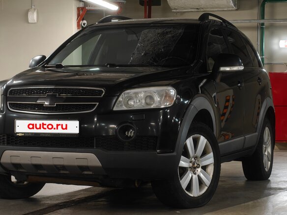 2011 Chevrolet Captiva I, чёрный, 750000 рублей - вид 2