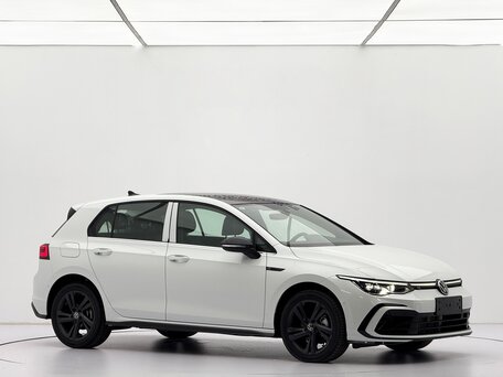2024 Volkswagen Golf VIII, белый, 2190000 рублей, вид 3