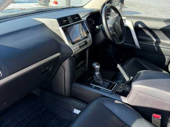 2021 Toyota Land Cruiser Prado 150 Series Рестайлинг 3, чёрный, 5700000 рублей - вид 11