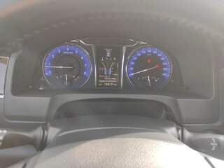 2017 Toyota Camry VII (XV50) Рестайлинг, серебристый, 2350000 рублей, вид 4