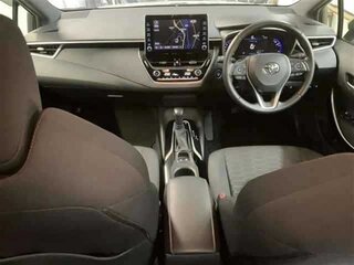 2018 Toyota Corolla XII (E210), белый, 1300000 рублей, вид 5