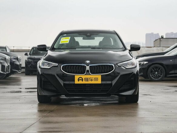 2025 BMW 2 серии 220i G42 Рестайлинг, чёрный, 6325000 рублей - вид 1