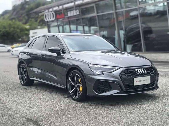 2023 Audi A3 Sportback 35 TFSI IV (8Y), серый, 1850000 рублей